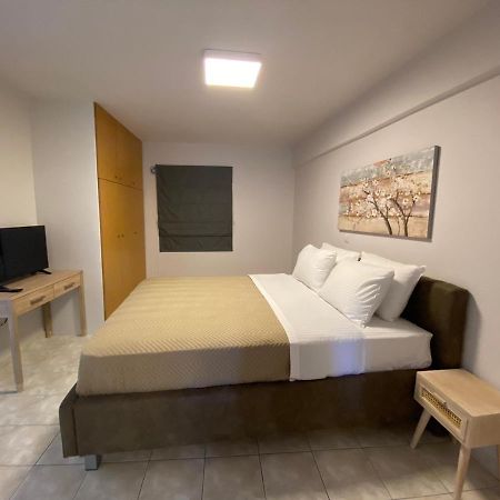Orama Rooms 2 Kalamata Bagian luar foto